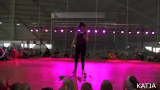 21.10.2013 Ouluhalli X-on tapahtuma, Jongleeraus esitys, Katja