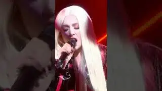 Ava Max Torn live