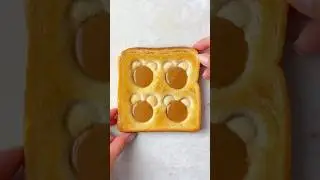 Teddy toast made with a bottle top?!