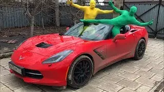 GreenMan on Convertible Corvette & YellowMan on Chevy Camaro shows Fun Magic Tricks for Kids