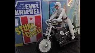 EVEL KNIEVEL SMALLEST STUNT CYCLE REVIEW AND JUMP