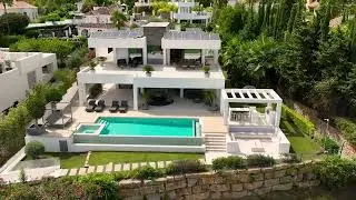 Frontline Golf Villa with Infinity Pool in Marbella's Golf Valley