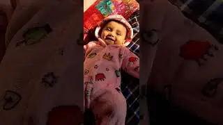 Baby girl 👶 singing  😲 😱 😲 omg