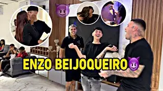 BRINCADEIRA DOS 30s PARA FALA UMA FOFOCA DA CASA E BEIJA UMA PESSOA 😈😱