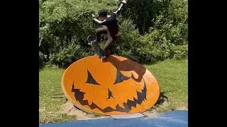 SKATING A JACK-O'-LANTERN!