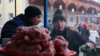 Қўқон шаҳридаги Марказий деҳқон бозорида Янги йил озиқ-овқат ярмаркаси ўтказилмоқда