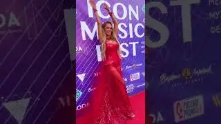 Анна Калашникова ведущая фестиваля Icon Music Fest ❤️&zwj;🔥🎵 Какой образ больше понравился? 🤩