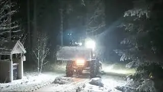 MF 3080 ja TYHMÄT TYÖMIEHET lumitöissä
