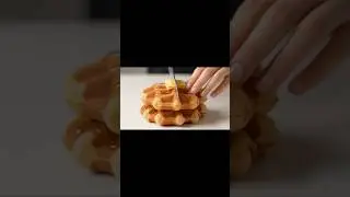 Cutting Waffles made of Fabric 🧇🧵🔪 #asmr #oddlysatisfying #relaxing #satisfying #aiasmr #ai