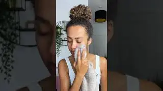 Glow Recipe Blueberry Bounce Gentle Cleanser