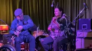 Irish tunes: The Old Bush and Spike Island Lasses on Uilleann pipes and fiddle by Ste&aacute;f&aacute;n & Saskia