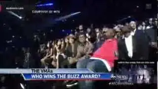 MTV VMA Awards: Miley Cyrus stuns crowd which draws negative impressions to other fellow celebrities