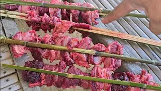Grilled beef ribs, blanched raw beef intestines, boiled tripe, rice harvesting.