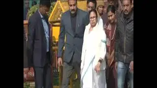 NAT WEST BENGAL CM MAMATA BANERJEE WALKING GEN VIS