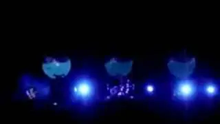 Blink-182 Pay Tribute To DJ-AM Very Emotional