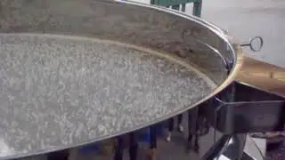 vertical discharge vibrating sieve-2