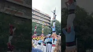 Catalan traditions when teams called colles castelleres. #barcelonavibes #humantowers