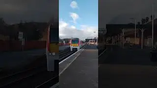 175104 speeds past Llandudno Junction 24/11/23
