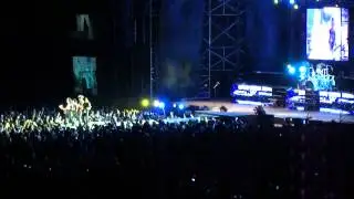 SCORPIONS BOLIVIA (Fan run between  Klaus Meine y Paweł Mąciwoda without anyone realizing)
