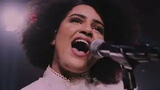 Deus Ouve - Elisamah (Clipe Oficial)