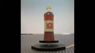 Crealev - A 0,5L bottle of soda, levitating