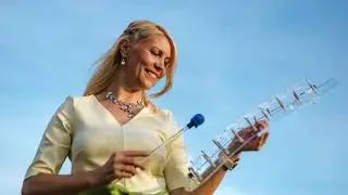 Mateja Bobek Sprostitev s kristalno liro, Sound relax with crystal lyra