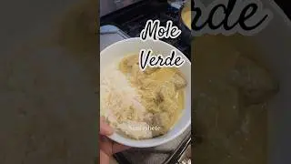&iexcl;Mole Verde de Puerco con un Arroz Blanco Guisado y Unas Tortillas reci&eacute;n hechas!🤤🇲🇽 #comidamexicana