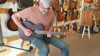 Why does Jeff Tweedy have a signature Martin Junior? - The 000 Jr E Tweedy is worth checking out!