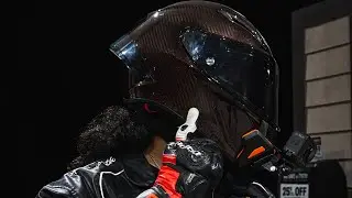 Распаковываю свой новый шлем за 1700 долларов (AGV Pista GP RR)