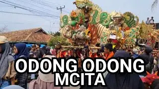 Nonton Odong Odong MCita Dijalan