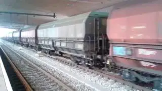 Rheincargo Class 66 DE 683 met een kolentrein te Rotterdam