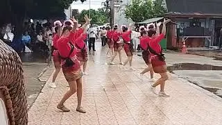 ฟ้อนรำอย่างสนุกสนานนะครับ