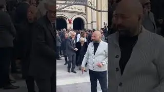 نجوم الفن يواسون الفنان هاني رمزي خلال تشييع جنازة والدته|