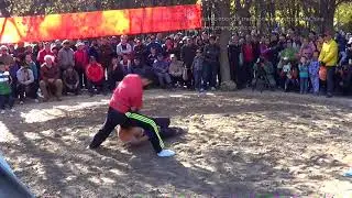 Борьба шуайцзяо в центре Пекина - тренировочный бой