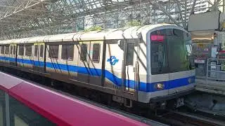 臺北捷運R淡水信義線  空間優化列車往淡水於北投站一月台進站+離站（車號：01/02）