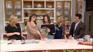 Holiday Family Cookie Countdown: The Gelman Girls Make Canadian Maple Christmas Cookies