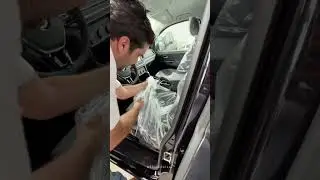 ASMR do Locatelli tirando os pl&aacute;sticos da Amarok V6