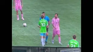 Angry Messi arguing with another Argentinian, Pedro de La Vega former Lanus player. Seattle vs Miami