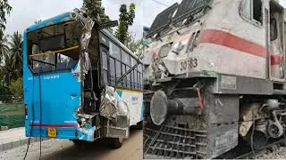 &laquo;Автобус BMTC столкнулся с скоростным экспрессом недалеко от Худи&raquo;.