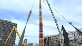 Tel Aviv toy towers over world record