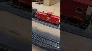 Вагон-кабина Walthers Mainline Caboose NS - Norfolk Southern #555538 Масштаб HO #hobbytrain #hosc...