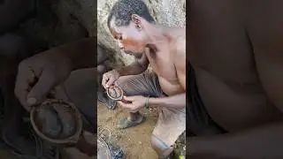 LUNCH TIME IN THE BUSH #bushlife #africa #wildlife #food #shortvideo #hadzabetribe #hunters