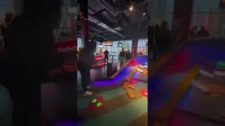 Fun, food, & high-tech mini golf at Puttshack Oakbrook! Perfect for date night competition #chicago
