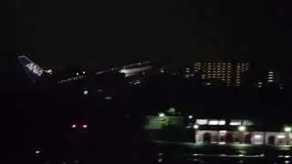 Itami night time takeoff ANA 737-800