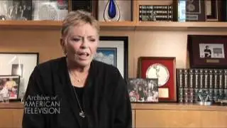Linda Ellerbee discusses her first job in television - EMMYTVLEGENDS.ORG
