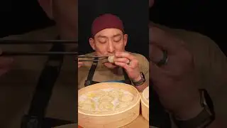 The side eye returns - trying Pho soup dumplings from EatMila