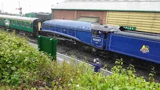 60007 Sir Nigel Gresley at the Watercress Line Autumn Gala; wet and windy  day 1