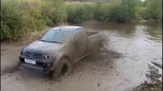 Acura MDX vs Mitsubishi L200 vs Jeep Cherokee Off road Compilation