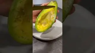 How to eat breadfruit 💚🍞 #fruit #shorts #shortsvideo