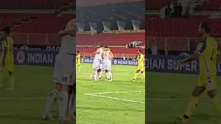 #DusanLagator heads in his first #ISL goal to give #KeralaBlasters an early lead! ⚽|#HFCKBFC #shorts
